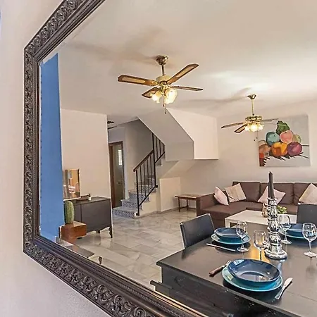 Casa vacanze 797 Holiday - Adosado Para 6 A 1 Min De La Playa Carihuela